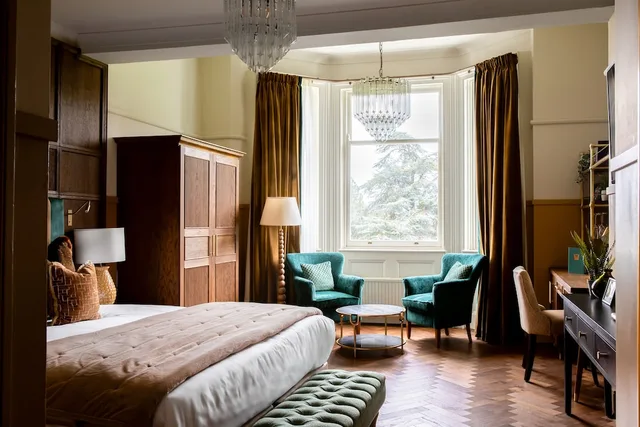 غرفة سوبيريور بسرير كوين، Worplesdon Place Hotel 2/5