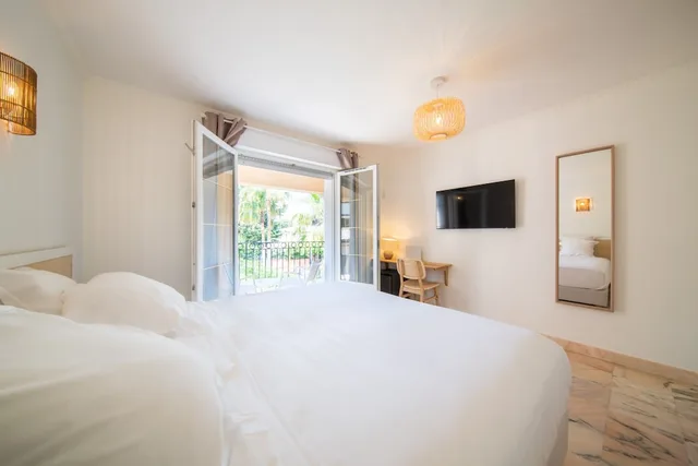 غرفة ديلوكس بسرير كوين، Hotel Brin d Azur 2/7