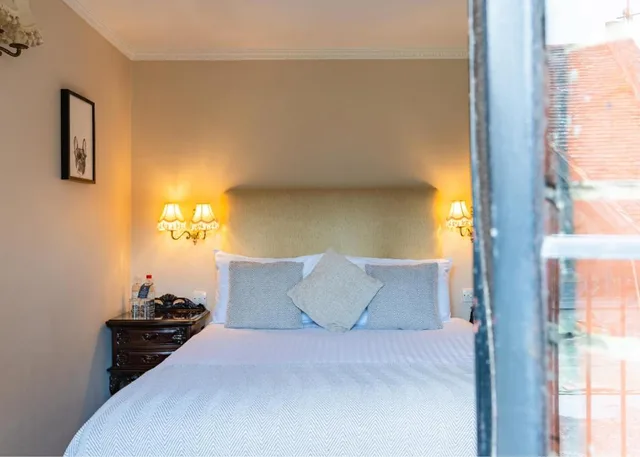 غرفة قياسية بسرير مزدوج، Seckford Hall Hotel Spa 3/4