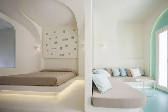 جناح بحوض جاكوزي، Andronikos Santorini 1/5