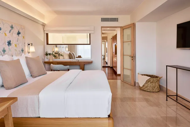 جناح كلاسيكي بإطلالة على البحر، St. Nicolas Bay Resort Hotel & Villas 2/2