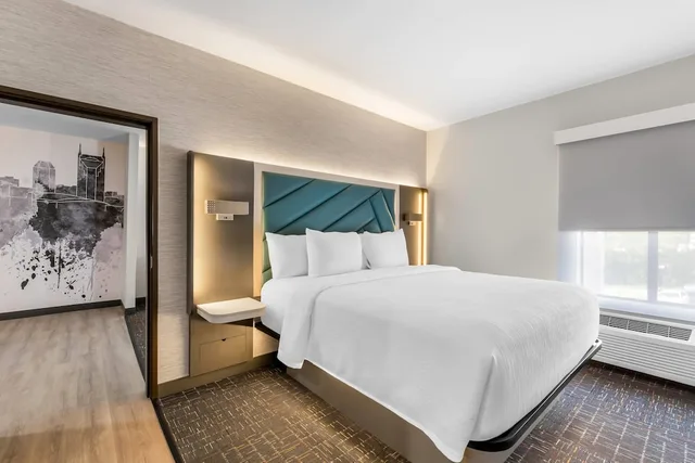 جناح تنفيذي بسرير كينج مع أريكة، Brentwood Suites Nashville, an Ascend Collection Hotel 1/4
