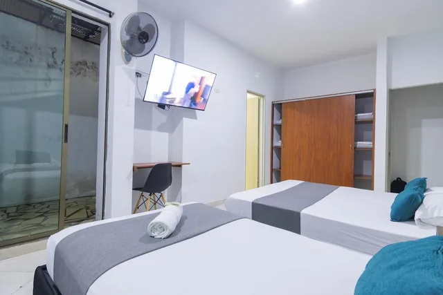 Family, 1 Double and 3 Single Beds، Ayenda 1228 Balcones de la 70 9/10