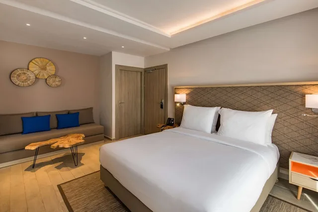 Standard, King Bed, Balcony or Terrace، Radisson Blu Resort Al Hoceima 1/4