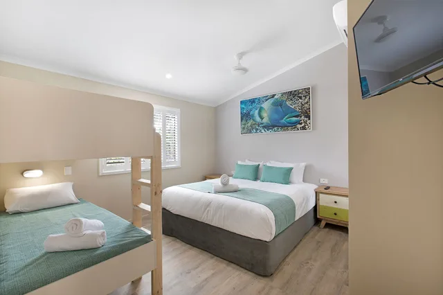 2 Bedrooms, Deluxe, Cottage, 2 King Beds, 2 Bunk Beds, Garden Area، Big4 Adventure Whitsunday Resort 1/3