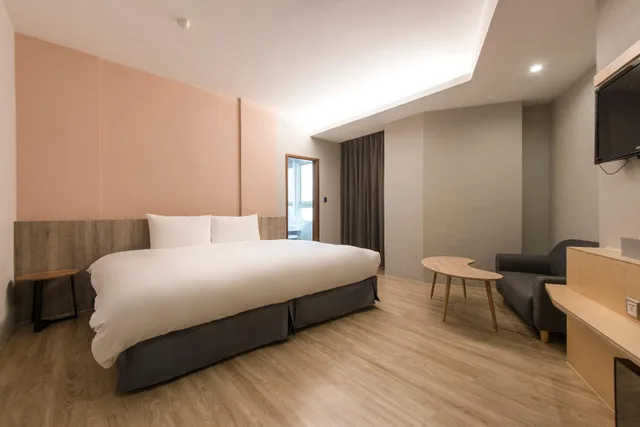 Room, Queen Bed, Sparrow Hotel 1/2