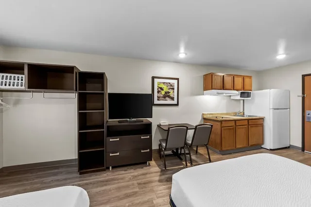غرفة قياسية بسريرين مزدوجين، WoodSpring Suites San Antonio South 3/5