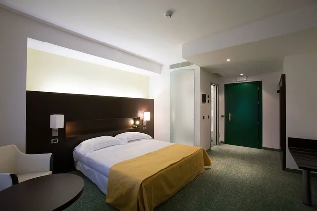 غرفة مفردة بسرير مزدوج، Hotel Senator 2/6