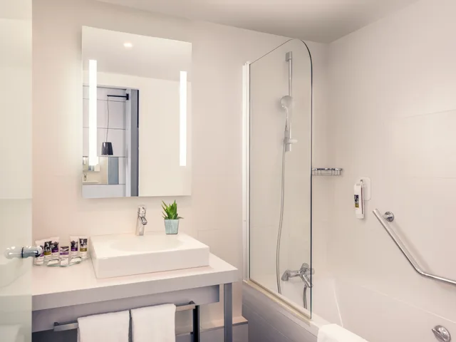 غرفة سوبيريور بسرير مزدوج، Hotel Mercure Paris Montmartre Sacre-Coeur 5/7