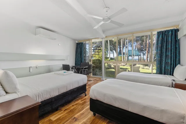 River, Queen Bed, Large، Motel Miramar 4/7