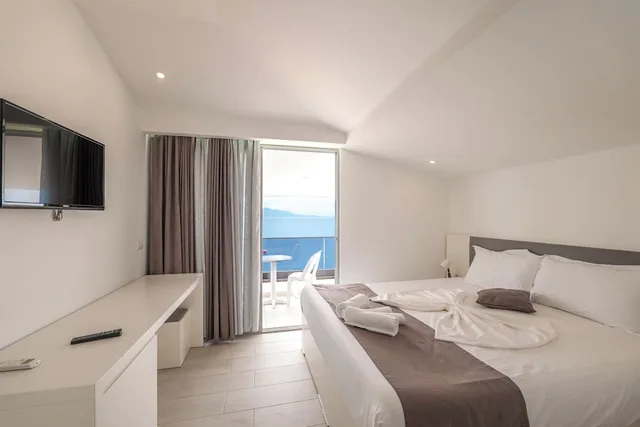 Deluxe, Double or Twin Bed, Sea View, Vila Era Beach 3/10