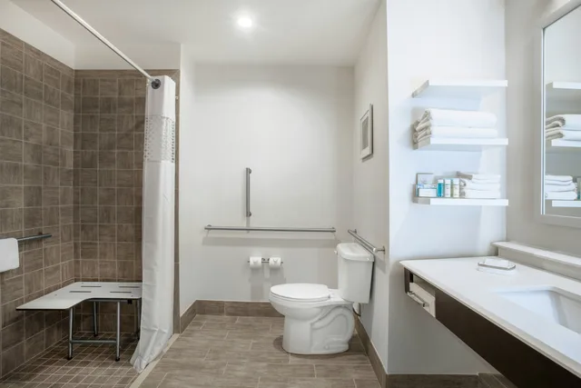 استوديو بسرير كينج بشرفة لذوي الإعاقة، Hampton Inn Rochester Penfield 3/5