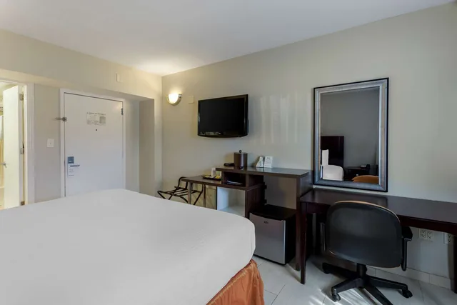 غرفة بسرير كينج، Best Western Plus Brooklyn Bay Hotel 4/7