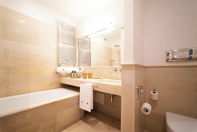غرفة بسريرين كوين بشرفة، La Foresteria Planeta Estate 6/6