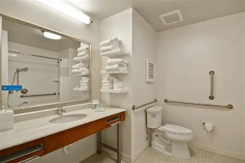 استوديو بسرير كينج، Hampton Inn And Suites Charleston Airport 1/1