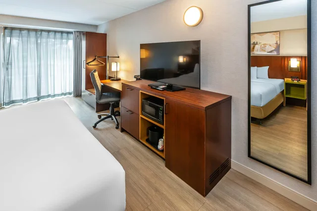 Room, Queen Bed, Comfort Inn Sudbury East 8/10