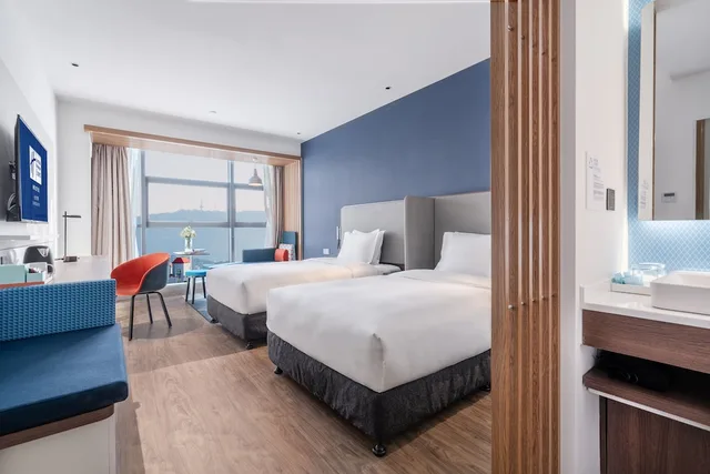 غرفة ديلوكس بسريرين منفصلين بإطلالة على المدينة، Holiday Inn Express Changsha Shifu 2/2