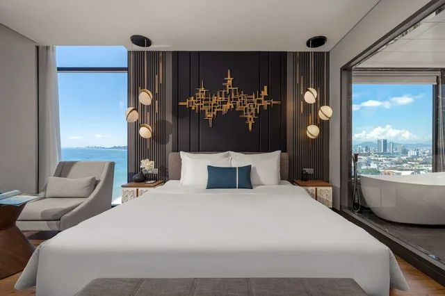 Peninsula, Suite, Twin Beds, King Bed، Peninsula Hotel Danang 3/10