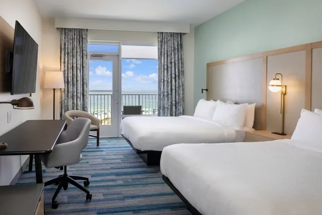 غرفة بسريرين كوين بإطلالة على الشاطئ بشرفة، Fairfield Inn & Suites by Marriott Pensacola Beach 1/1
