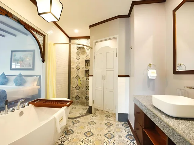 Room, King Bed, Pool View, Mybanlao Hotel 10/10