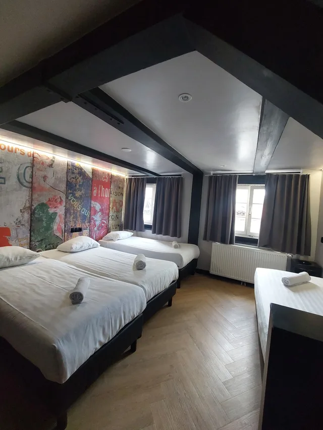 Room, Quadruple, Heart of Amsterdam 4/10