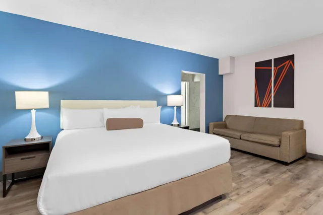 جناح بسرير كينج وسريرين كينج، SureStay Plus by Best Western Windsor 4/6
