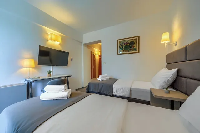غرفة قياسية بسرير مزدوج بإطلالة على المتنزه بشرفة، Hotel Alkar 3/10