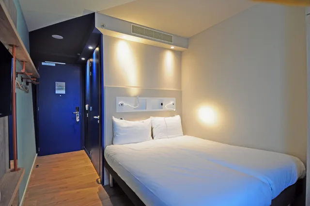 غرفة بسريرين منفصلين، Ibis Budget Amsterdam City South 1/6