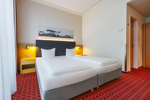 غرفة تنفيذية بسرير مزدوج، Airporthotel Berlin Adlershof 1/7