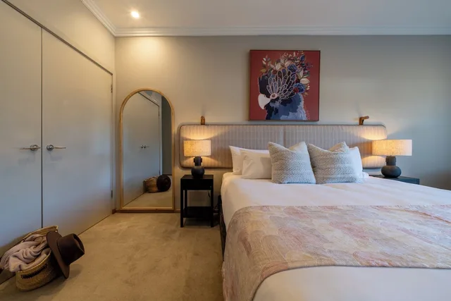 Vineyard, King Bed، HERMITAGE LODGE 3/5