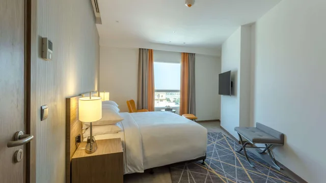 Efficiency, Suite, King Bed, Smoking، فندق كلاريون مطار جدة(Clarion Hotel Jeddah Airport) 6/7