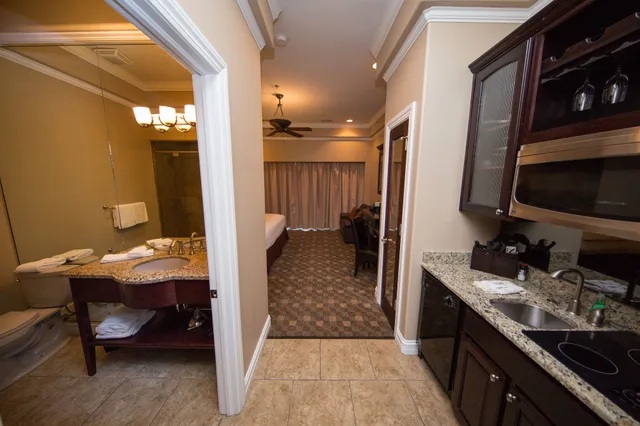 استوديو بسرير كينج، Camden On the Lake Resort Spa Yacht Club 4/5