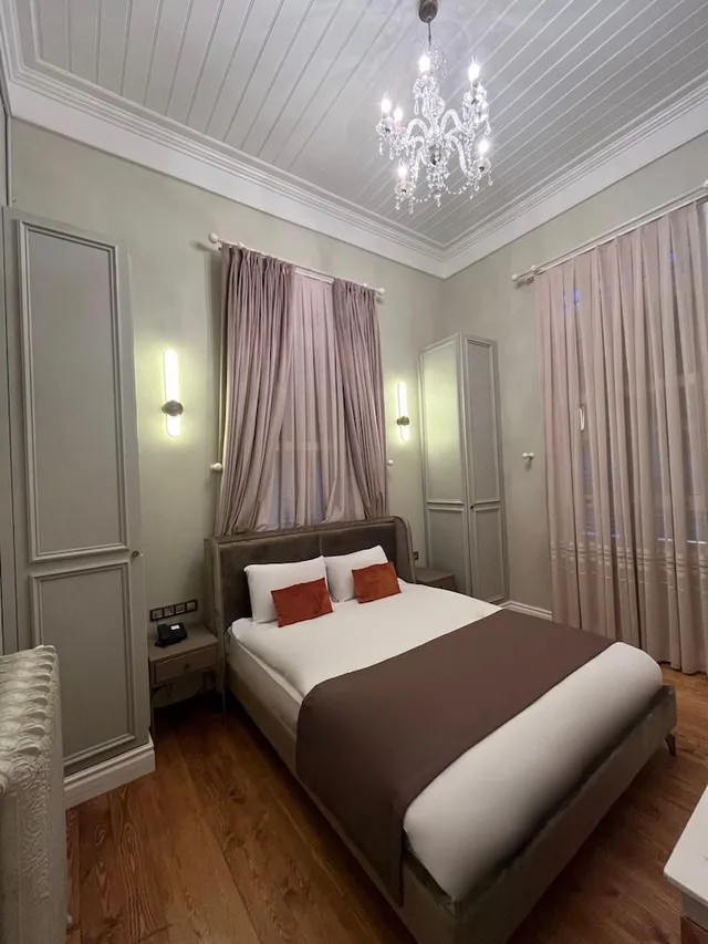 غرفة ديلوكس بسرير كوين، Triada Hotel Buyukada 1/3