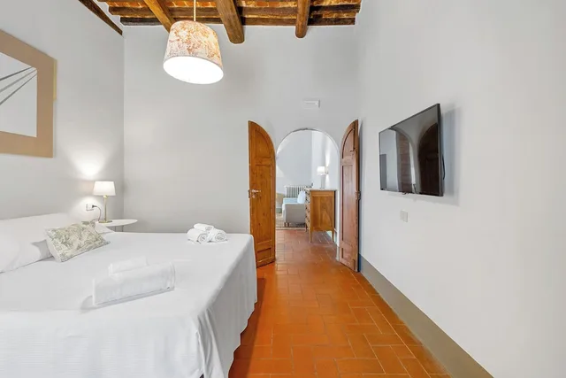 جناح جونيور بسرير كوين مع أريكة لذوي الإعاقة، Locanda Della Fratta 2/9