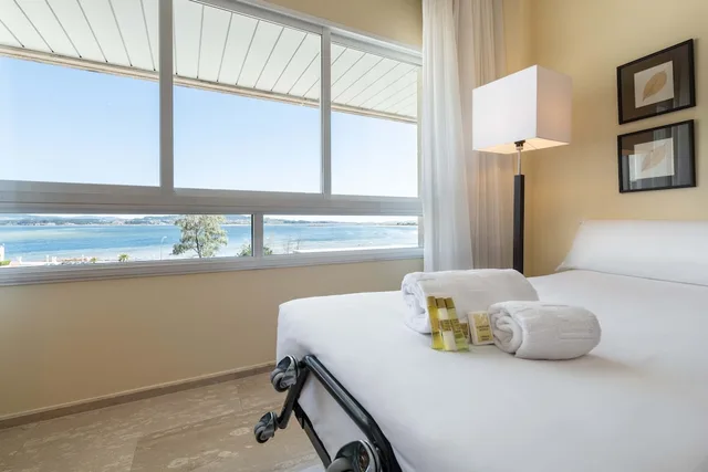 غرفة بإطلالة على البحر مفردة بسرير مزدوج، Eurostars Isla de la Toja 2/5