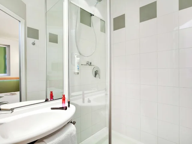 غرفة بسرير مزدوج، ibis Budget Clermont Ferrand Centre Montferrand 4/4