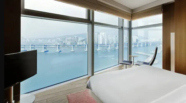 Marina, Ocean, Suite, Corner، Park Hyatt Busan 1/1