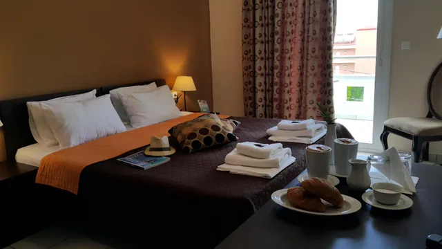 Standard, YAKINTHOS HOTEL 1/1