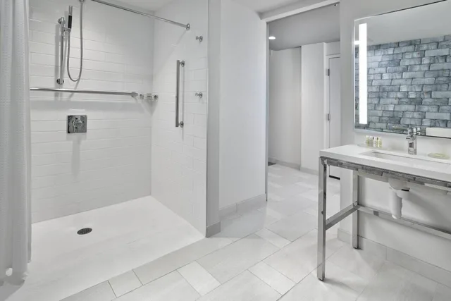 غرفة كلوب بسرير مزدوج، RENAISSANCE EDMONTON AIRPORT HOTEL 4/5