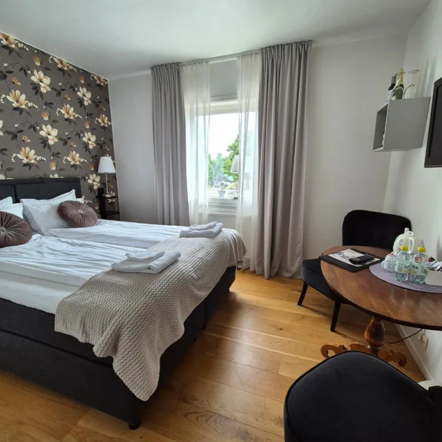 غرفة بسرير مزدوج، Smålandsstenar Hotell 4/10