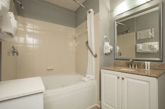 Room, King Bed, Ocean Front، Avista Resort 2/3