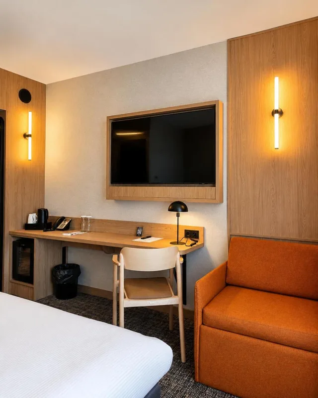 غرفة بريميوم بسرير كوين بإطلالة على النهر، Qubus Hotel Krakow 4/8