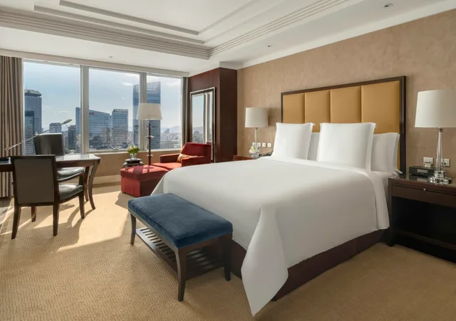 غرفة كلوب بسرير كينج بإطلالة على النهر، Four Seasons Hotel Beijing 1/1