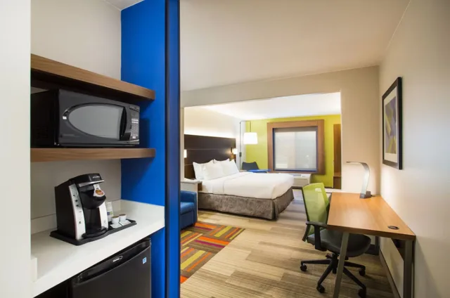 غرفة قياسية بسرير مزدوج، Holiday Inn Express Suites Cedar City 8/8