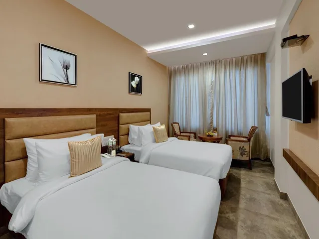 غرفة كلوب، The Fern Residency Bhuj 1/2