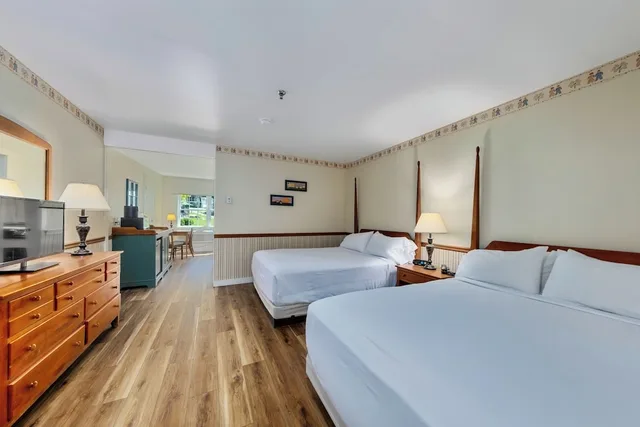 جناح بسريرين كوين مع أريكة يُسمح فيها بالحيوانات الأليفة، Country Inn At Camden Rockport 1/4