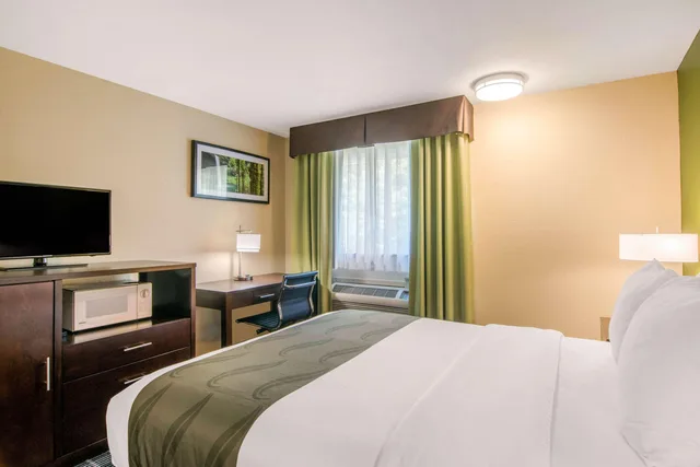 غرفة بسرير كوين، Quality Inn & Suites Albany Corvallis 2/4