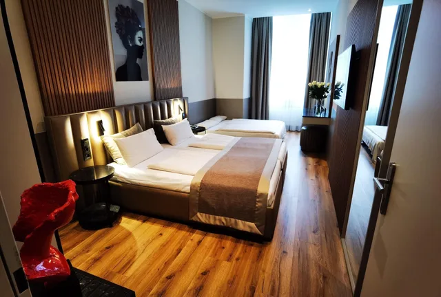 غرفة قياسية رباعية، Arthotel Munich 3/10