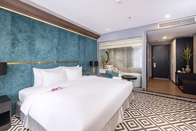 غرفة بريميوم ديلوكس بسرير مزدوج بشرفة بإطلالة جزئية على البحر، Cicilia Hotels & Spa Danang 9/10