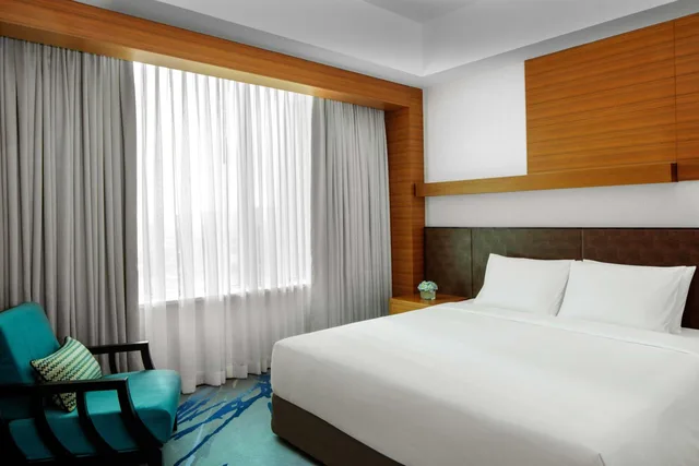 جناح جونيور بسرير كينج مع دخول الصالة، Radisson Blu Hotel Cebu 1/8